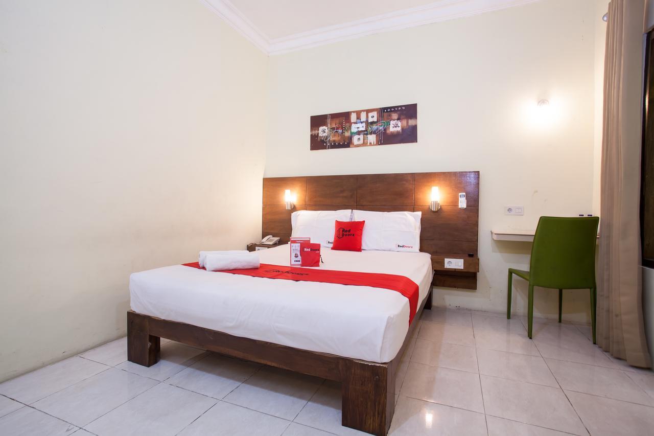 Reddoorz Near Marvel City Mall Wonocolo ภายนอก รูปภาพ