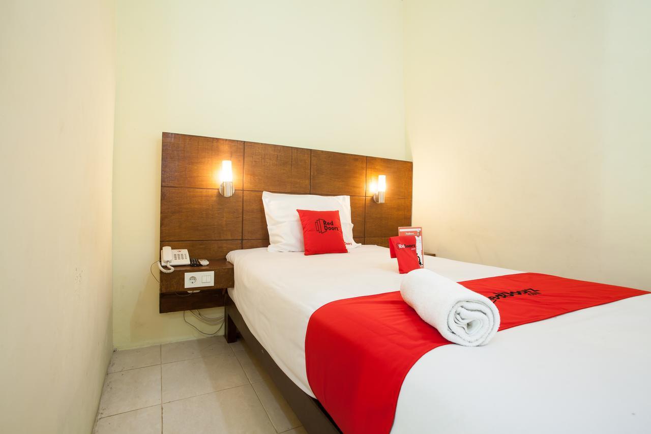 Reddoorz Near Marvel City Mall Wonocolo ภายนอก รูปภาพ