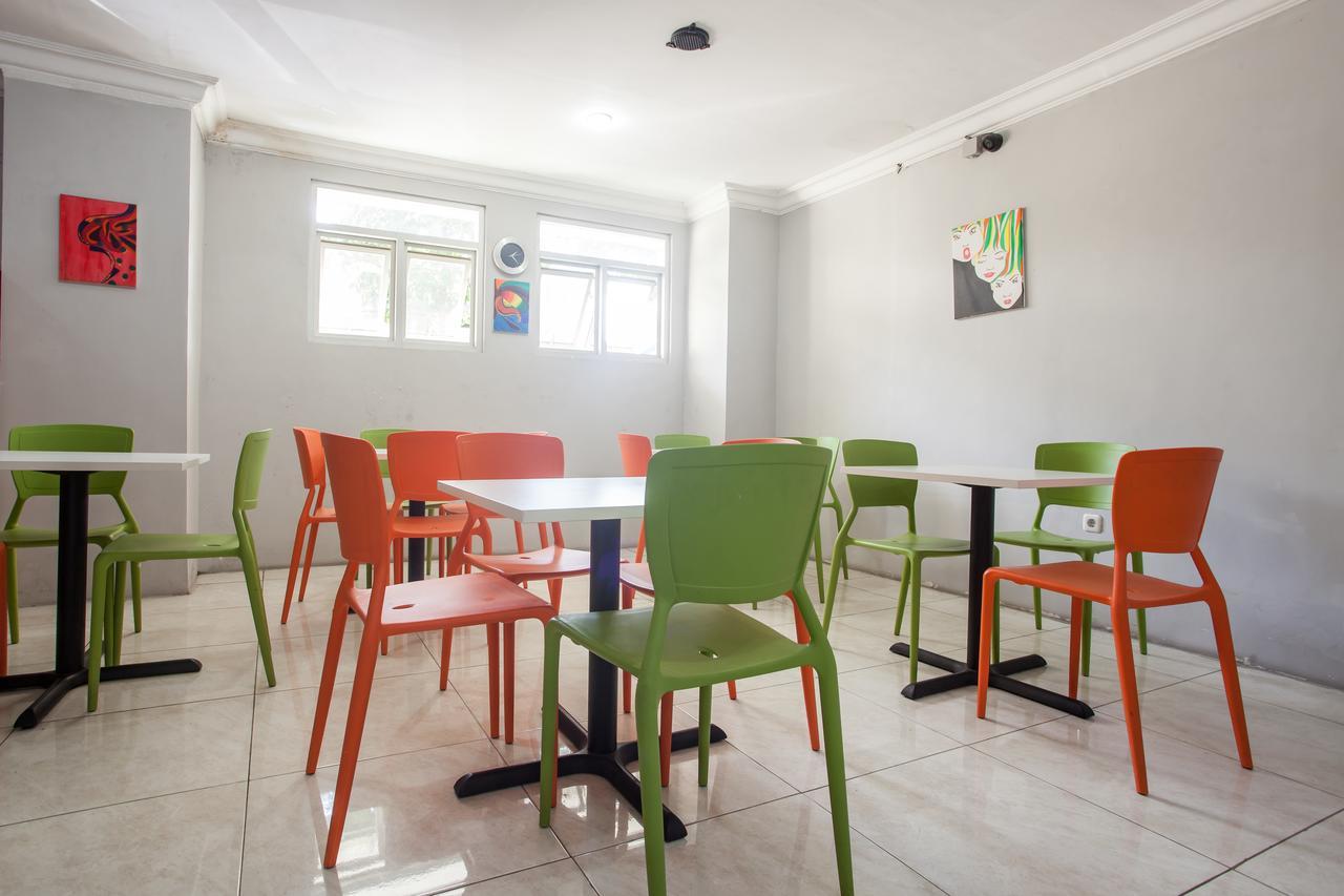 Reddoorz Near Marvel City Mall Wonocolo ภายนอก รูปภาพ