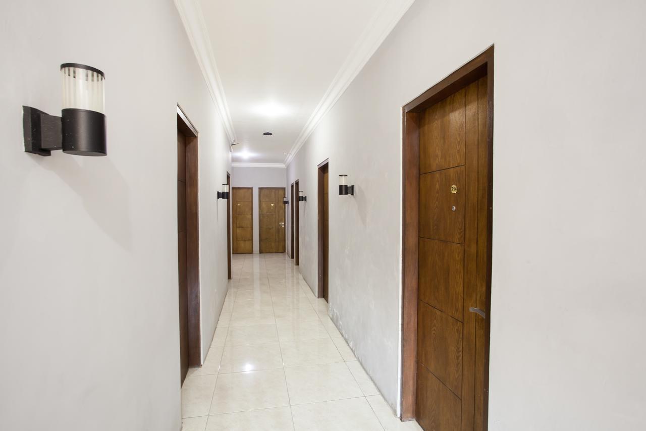 Reddoorz Near Marvel City Mall Wonocolo ภายนอก รูปภาพ