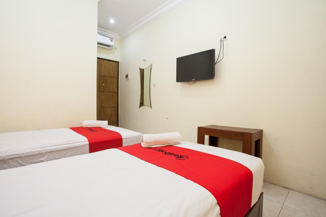 Reddoorz Near Marvel City Mall Wonocolo ภายนอก รูปภาพ