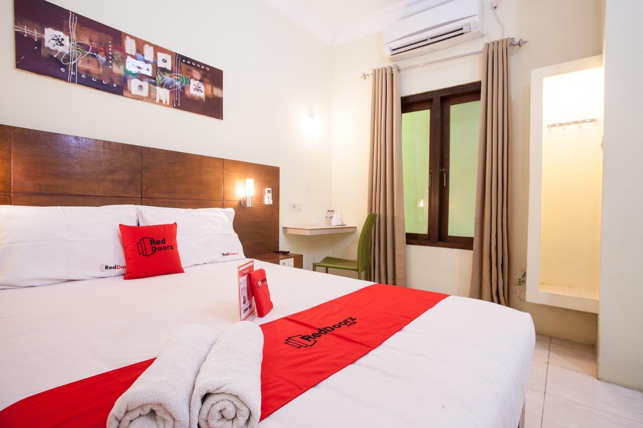 Reddoorz Near Marvel City Mall Wonocolo ภายนอก รูปภาพ