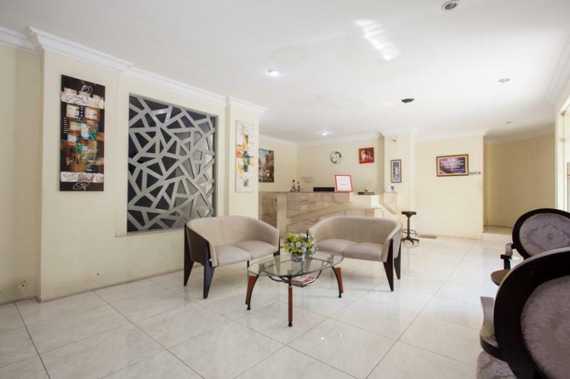 Reddoorz Near Marvel City Mall Wonocolo ภายนอก รูปภาพ