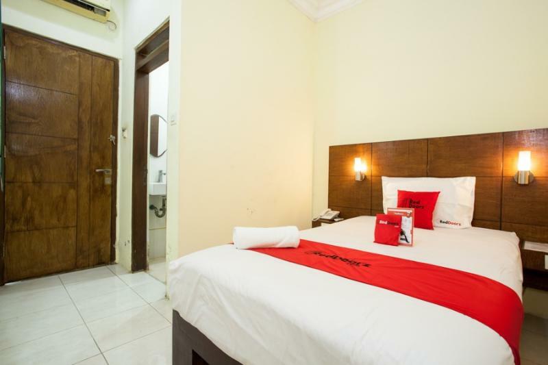 Reddoorz Near Marvel City Mall Wonocolo ภายนอก รูปภาพ